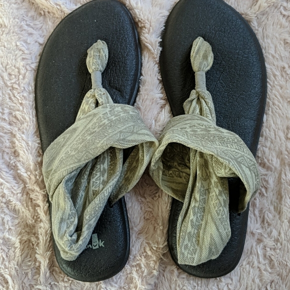 Sanuk Shoes - Sanuk yoga mat shoes size 10